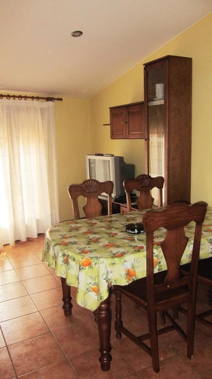 Apartaments La Fabrica Horta de Sant Joan Szoba fotó